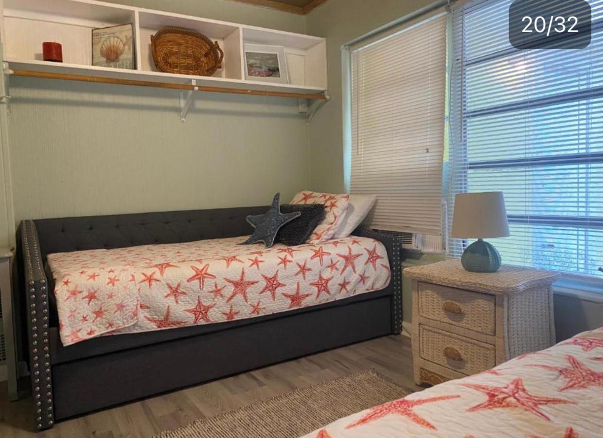3 Bedroom House Fenced Backyard Private Patio Areas Grill Firepit Plenty Parking! Quick Access 10 Min To Beach Airport Delray West Palm Lake Worth Beach Exterior foto